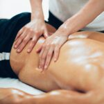 당신의 마을에서 최고의 마사지 치료사를 찾는 방법