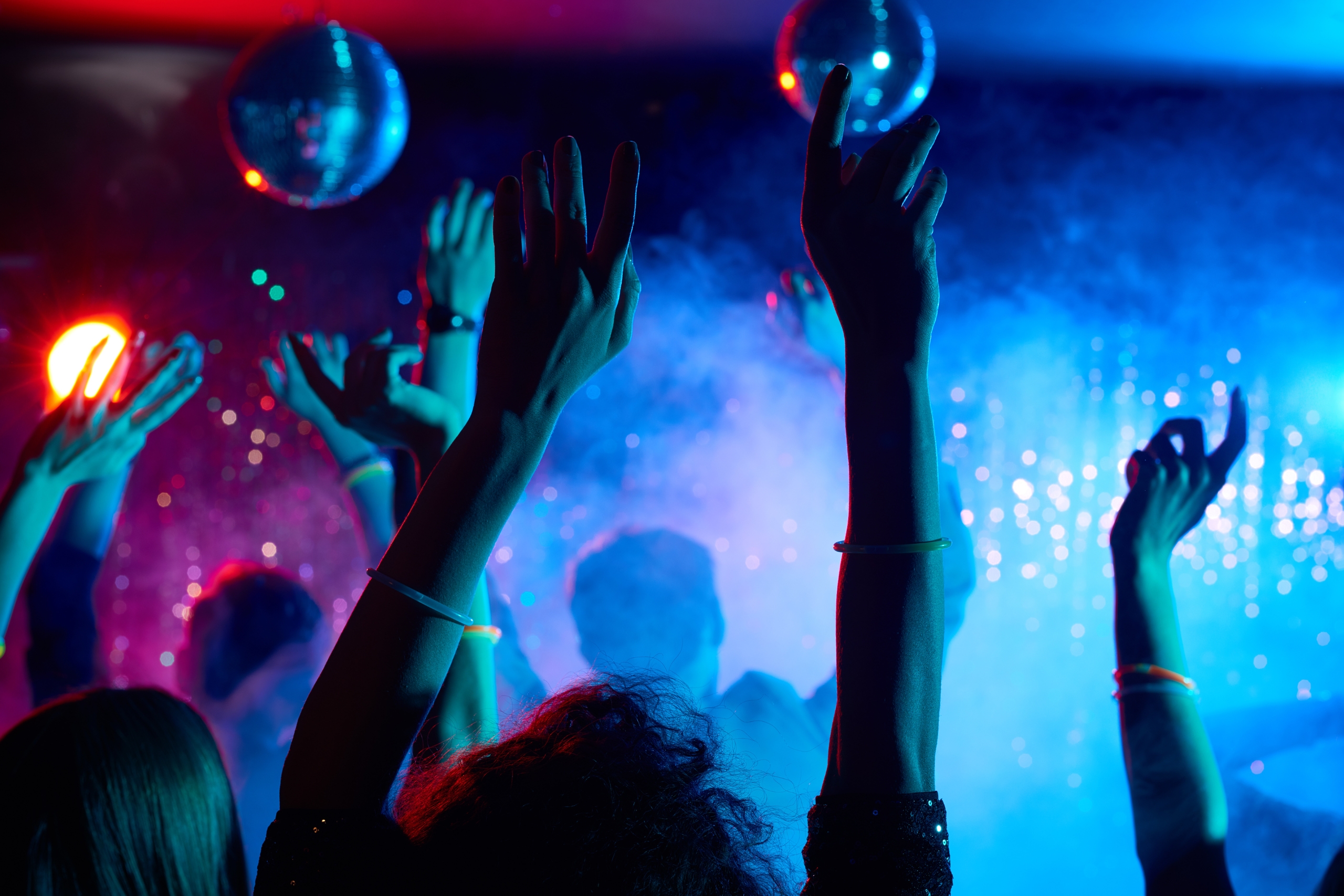 술집에서 어떻게 사람을 유혹하죠